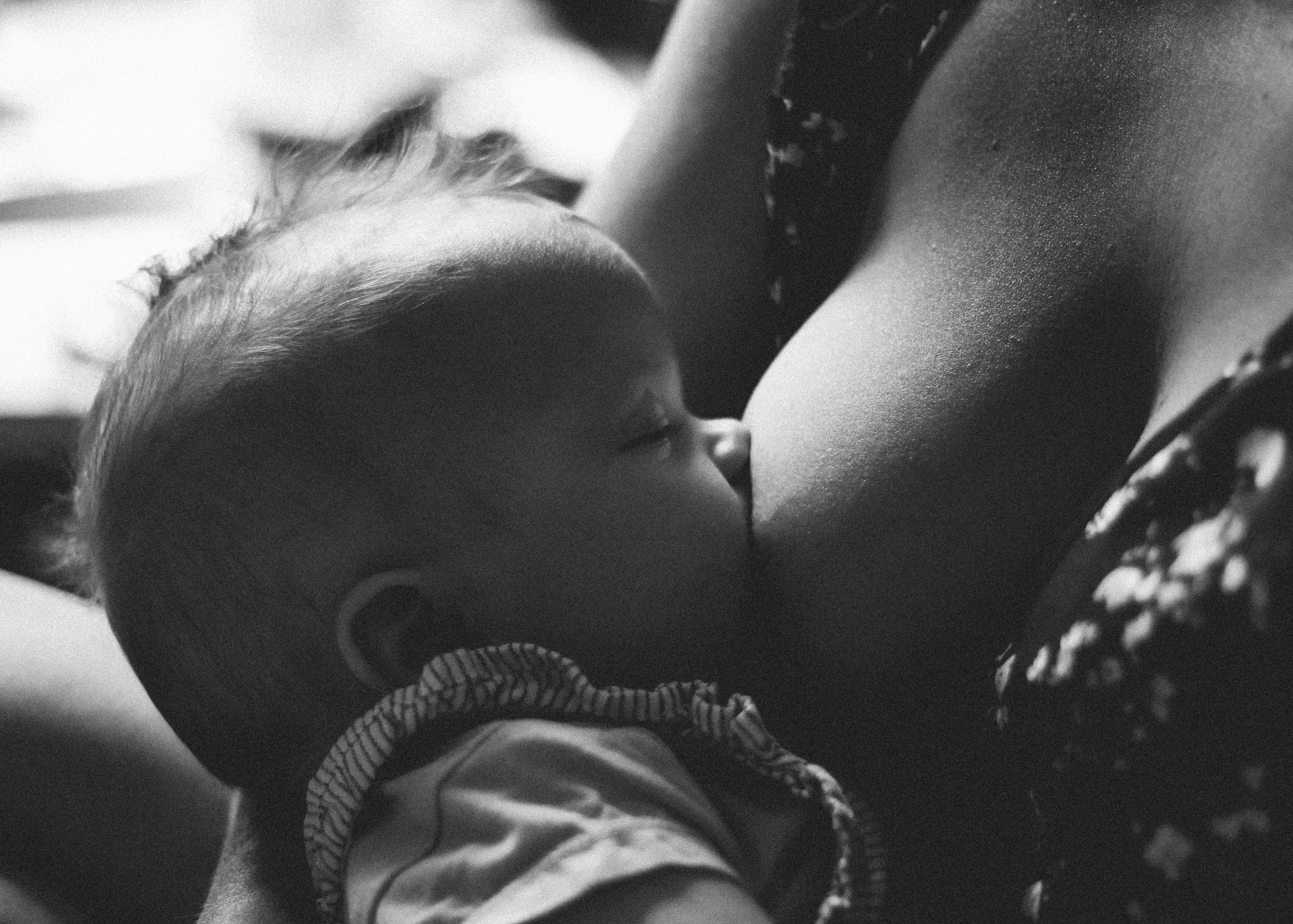 Breastfeeding: the first few weeks